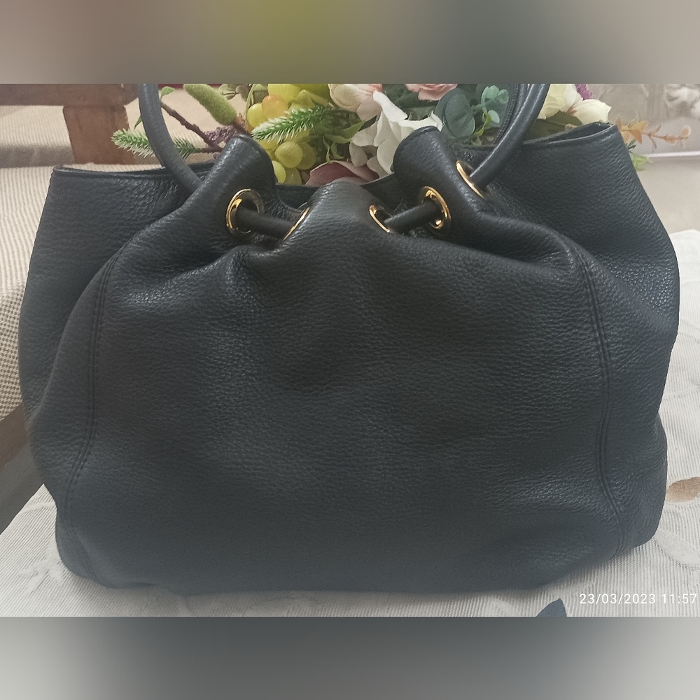 Authentic Michael Kors Leather Medium East West Ring Tote in Black - Picture 2 of 13
